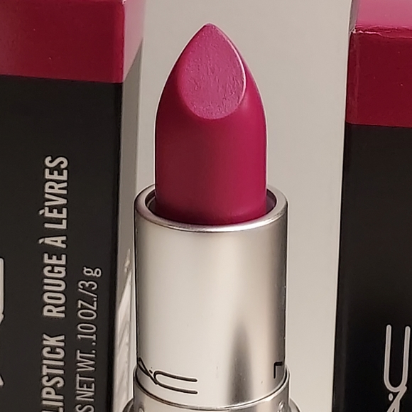 MAC Retro Matte Lipstick *FLAT OUT FABULOUS* - Picture 3 of 5